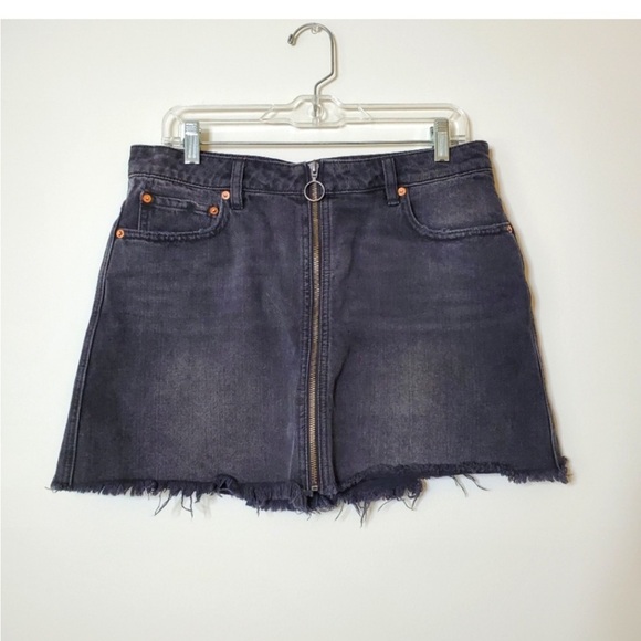 Free People Dresses & Skirts - FREE PEOPLE Zip It Up Black Denim Distressed Skirt - size 30